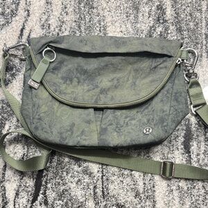 lululemon athletica Olive Crossbody Bag